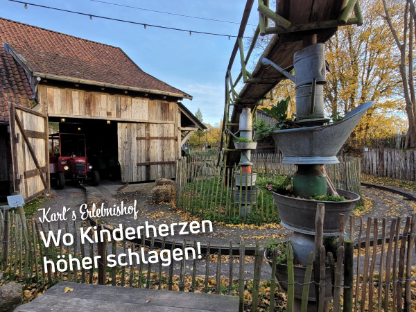 Scheune mit Tracktor für Kinder in Karls Erlebniswelt an der Ostsee